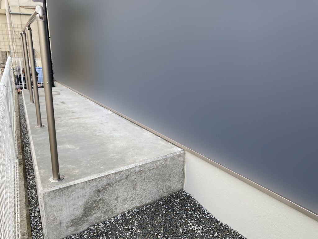 【琴平町Ｉ様邸】庭仕舞い工事㊗完工｜お家周りの雑草対策やブロック，コンクリートデッキ等完了 (株)カインズガーデン｜香川県の庭じまい，雑草対策