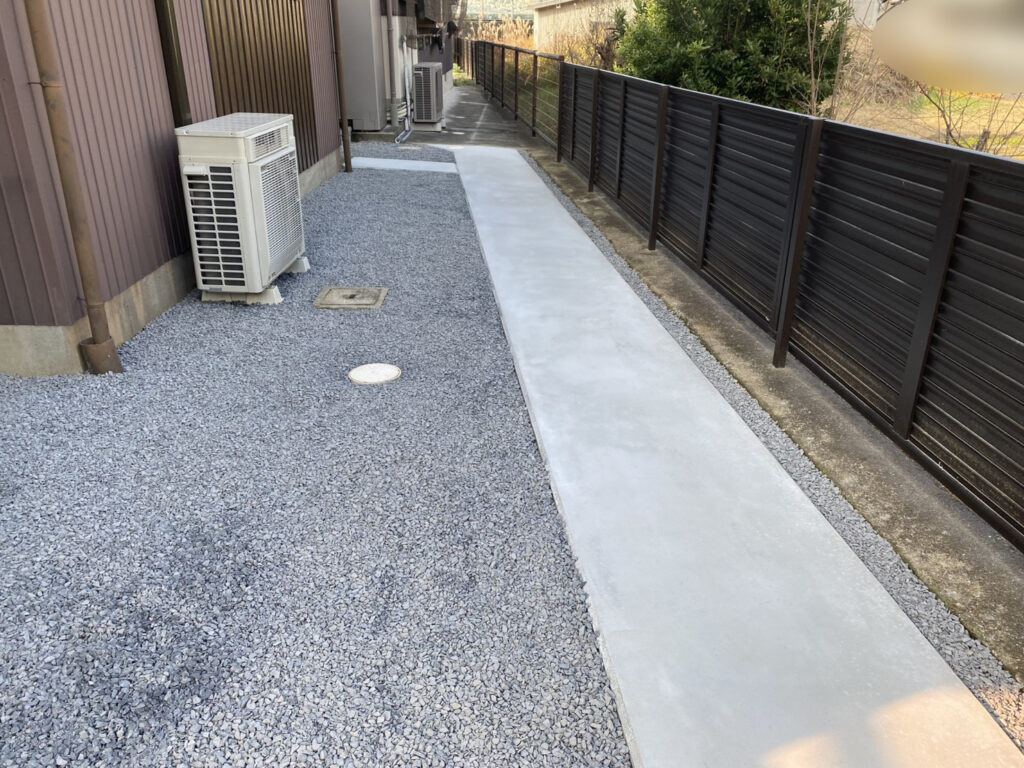 【綾川町Ｍ様邸】庭じまい工事㊗完工｜駐車場広々！お庭は防草シート＆砂利でスッキリ爽快仕上げ✨ (株)カインズガーデン