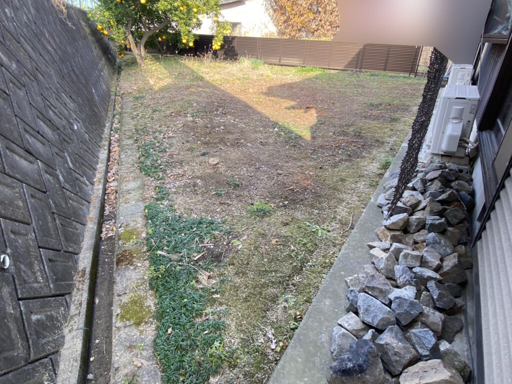 【綾川町Ｍ様邸】庭じまい工事㊗完工｜駐車場広々！お庭は防草シート＆砂利でスッキリ爽快仕上げ✨ (株)カインズガーデン