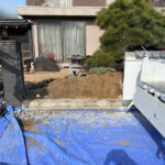 【香川町Ｈ様邸】駐車場拡張＆庭じまい工事｜塀の一部を撤去しお庭内へ。坪庭の解体撤去を進めます (株)カインズガーデン