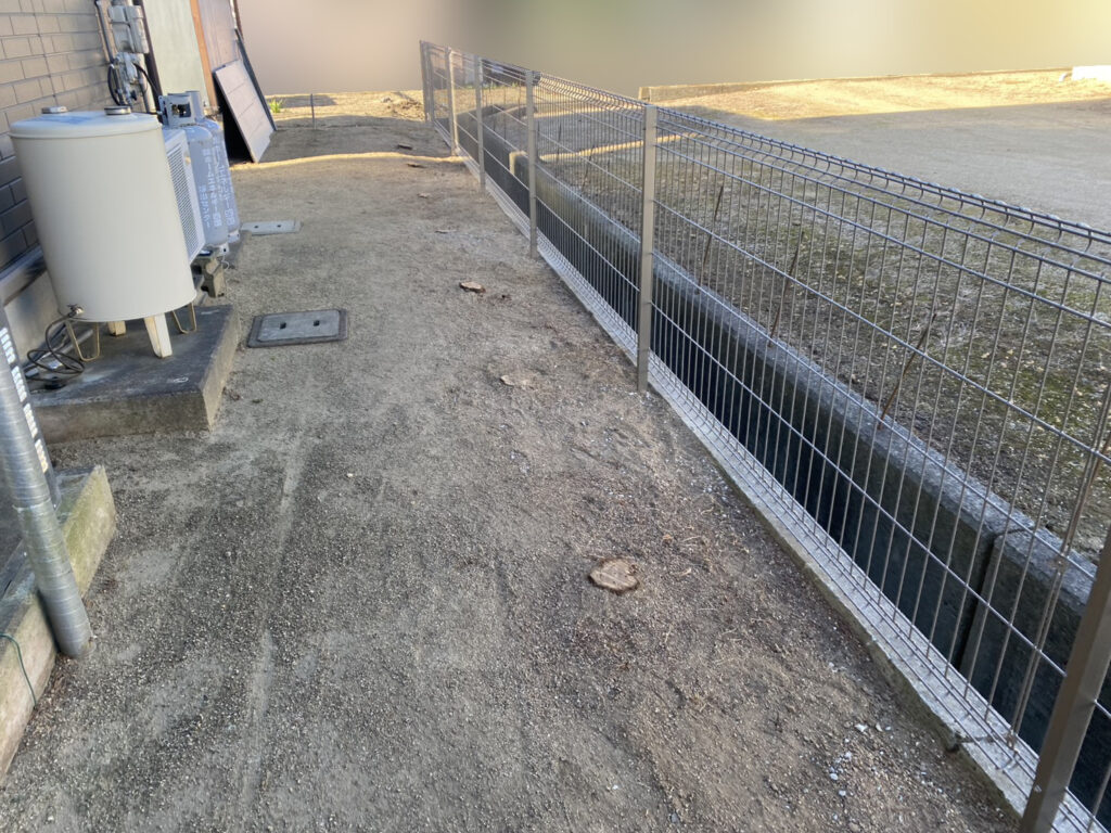 【東讃Ｍ様邸】フェンス工事㊗完工｜風通しも見通しも良好スッキリフェンス✨ (株)カインズガーデン｜香川県の庭仕舞い