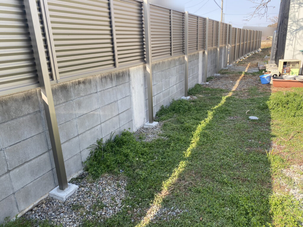 【丸亀市Ｈ様邸】目隠しフェンス工事㊗完工｜隙間最小フェンスでプライバシーが守られ快適です✨ (株)カインズガーデン