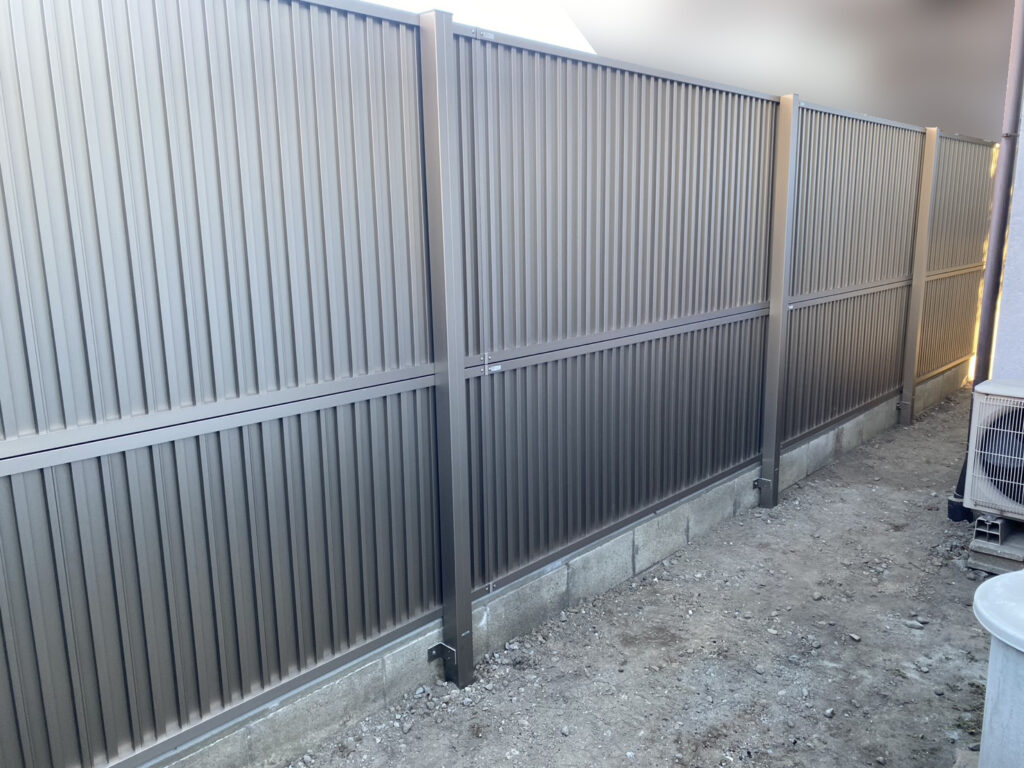 【高松市Ｋ様邸】塀工事㊗完工｜８段積ブロック塀から、スッキリ軽量長持ち＆安心の目隠しフェンス✨ (株)カインズガーデン