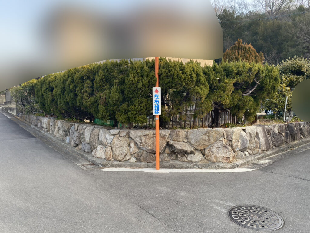 【綾川町Ｓ様邸】庭じまい工事着工⛑｜生垣・庭木・庭石を撤去し、スッキリ雑草対策仕上げにします (株)カインズガーデン