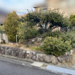 【綾川町Ｓ様邸】庭じまい工事着工⛑｜生垣・庭木・庭石を撤去し、スッキリ雑草対策仕上げにします (株)カインズガーデン