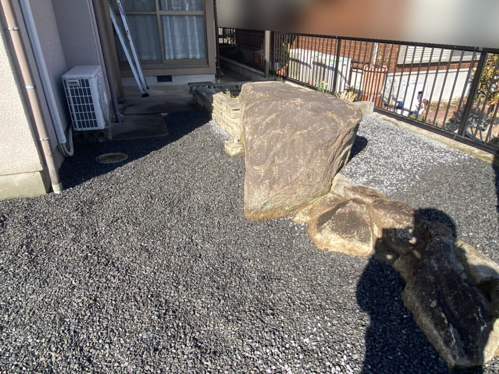 【香川町Ｈ様邸】駐車場拡張＆庭じまい工事㊗完工｜駐車スペース広々✨お庭はスッキリ雑草対策完了💪 (株)カインズガーデン