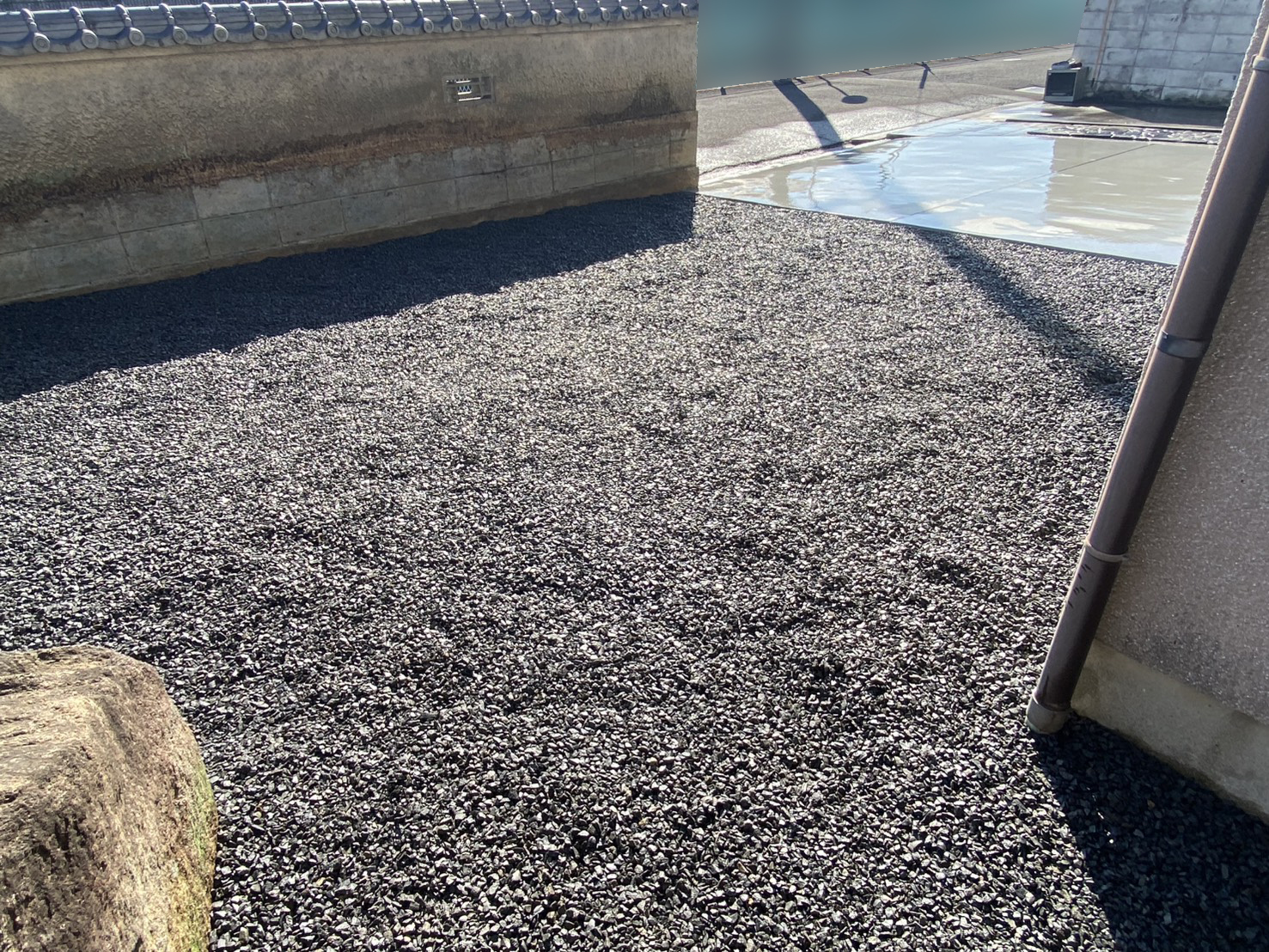 【香川町Ｈ様邸】駐車場拡張＆庭じまい工事㊗完工｜駐車スペース広々✨お庭はスッキリ雑草対策完了💪 (株)カインズガーデン