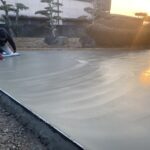 【綾川町Ｔ様邸】雑草対策＆庭じまい工事｜雑草が生えないよう、土間コンクリートを打設します (株)カインズガーデン