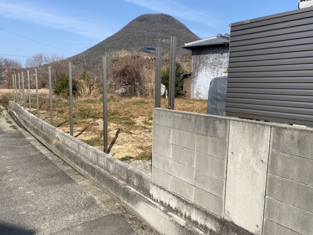 【丸亀市Ｈ様邸】目隠しフェンス工事㊗完工｜隙間最小フェンスでプライバシーが守られ快適です✨ (株)カインズガーデン