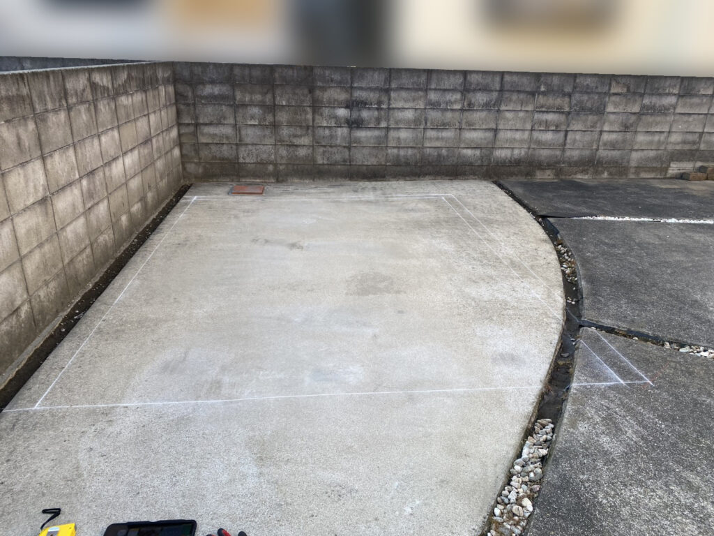 【香川町Ｖ様邸】バイクガレージ工事着工⛑｜土台は既存コンクリート，墨出しやＲＣ基礎準備を進めます (株)カインズガーデン