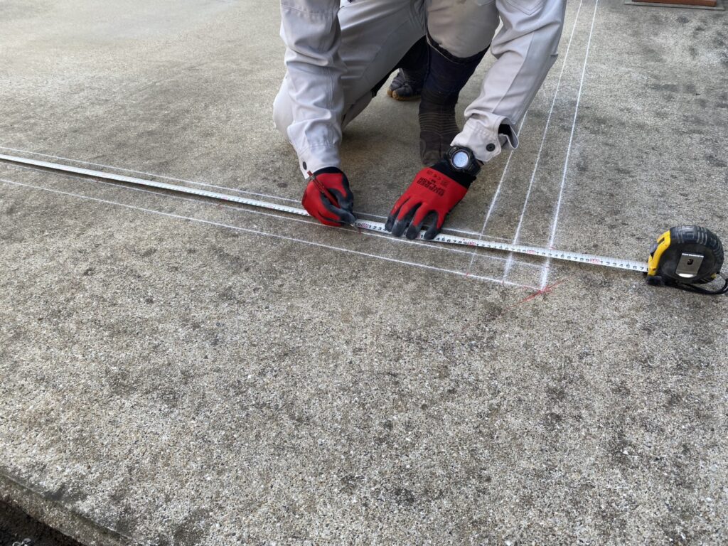 【香川町Ｖ様邸】バイクガレージ工事着工⛑｜土台は既存コンクリート，墨出しやＲＣ基礎準備を進めます (株)カインズガーデン