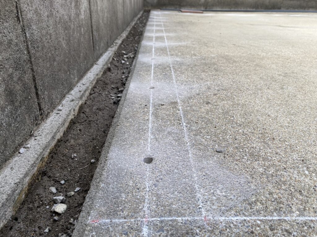 【香川町Ｖ様邸】バイクガレージ工事着工⛑｜土台は既存コンクリート，墨出しやＲＣ基礎準備を進めます (株)カインズガーデン