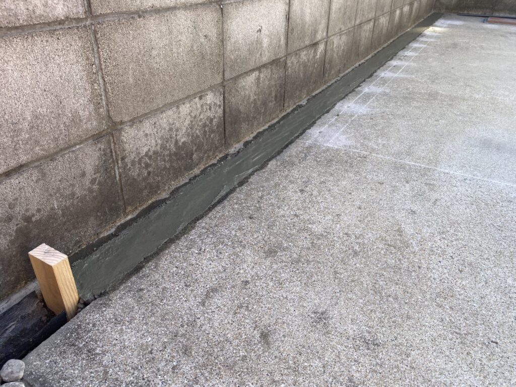 【香川町Ｖ様邸】バイクガレージ工事着工⛑｜土台は既存コンクリート，墨出しやＲＣ基礎準備を進めます (株)カインズガーデン