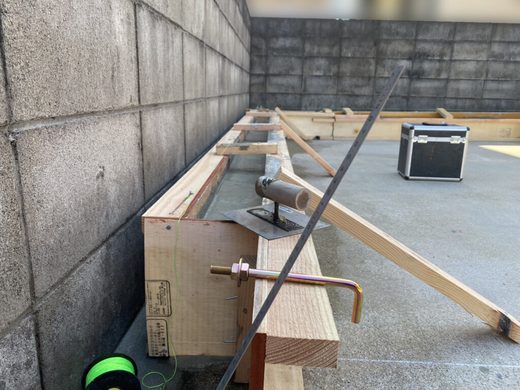 【香川町Ｖ様邸】バイクガレージ工事｜ガレージＲＣ基礎の型枠完了。コンクリートの流し込みも完了 (株)カインズガーデン