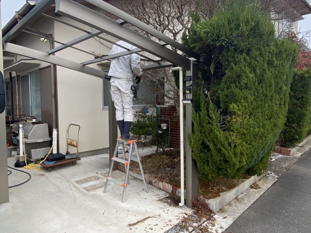 【高松市Ｋ様邸】庭じまい工事着工⛑｜生垣のカイヅカや花壇・庭木植栽撤去＆サイクルポート移設します (株)カインズガーデン