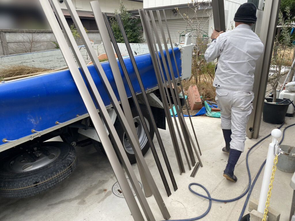 【高松市Ｋ様邸】庭じまい工事着工⛑｜生垣のカイヅカや花壇・庭木植栽撤去＆サイクルポート移設します (株)カインズガーデン