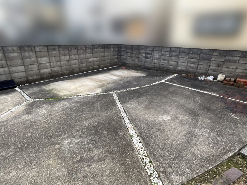 【香川町Ｖ様邸】バイクガレージ工事着工⛑｜土台は既存コンクリート，墨出しやＲＣ基礎準備を進めます (株)カインズガーデン