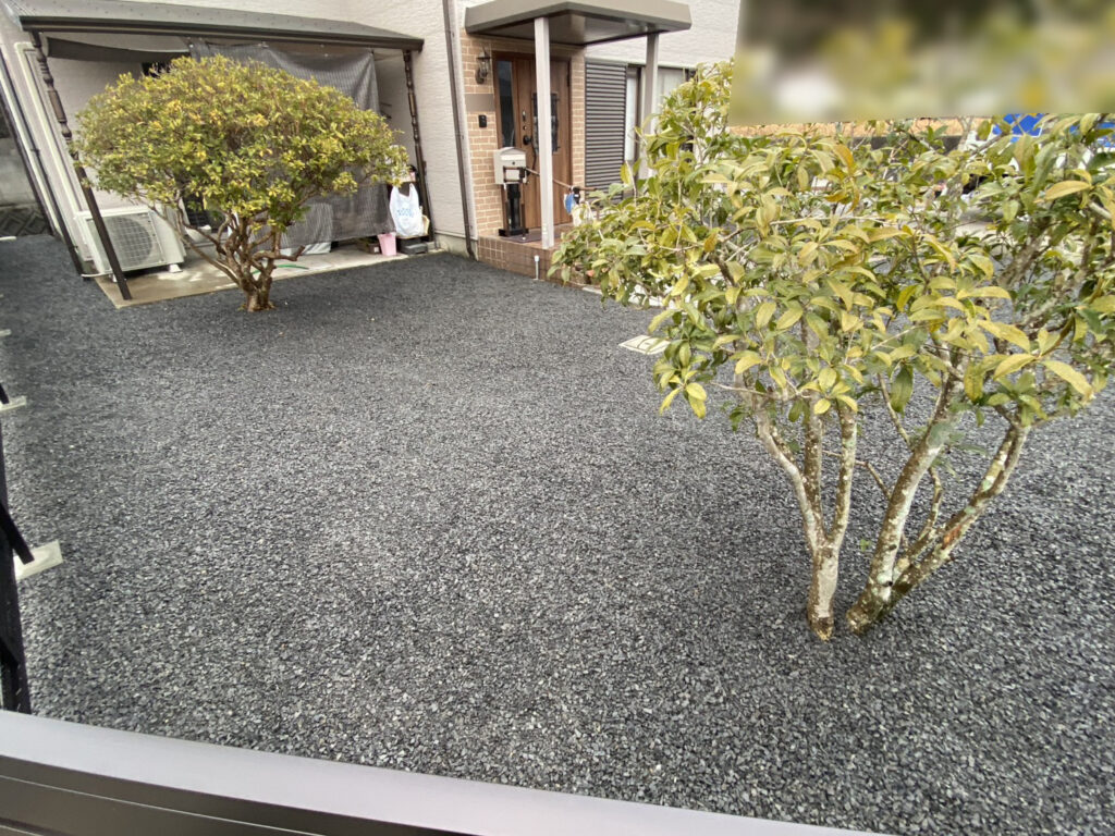 【綾川町Ｓ様邸】庭仕舞い工事㊗完工｜お庭は雑草対策バッチリ👍目隠しフェンスで囲いスッキリ完了✨ (株)カインズガーデン