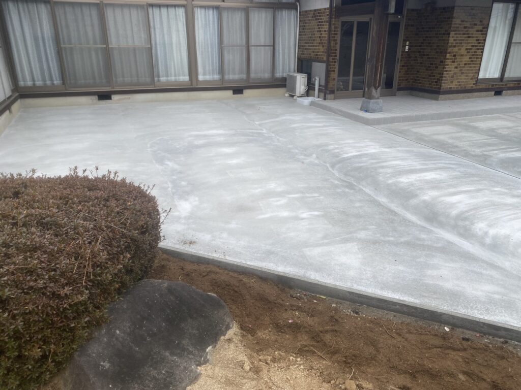 【綾川町Ｔ様邸】雑草対策＆庭仕舞い工事㊗完工｜コンクリートの最強雑草対策仕上げでスッキリ完了✨ (株)カインズガーデン