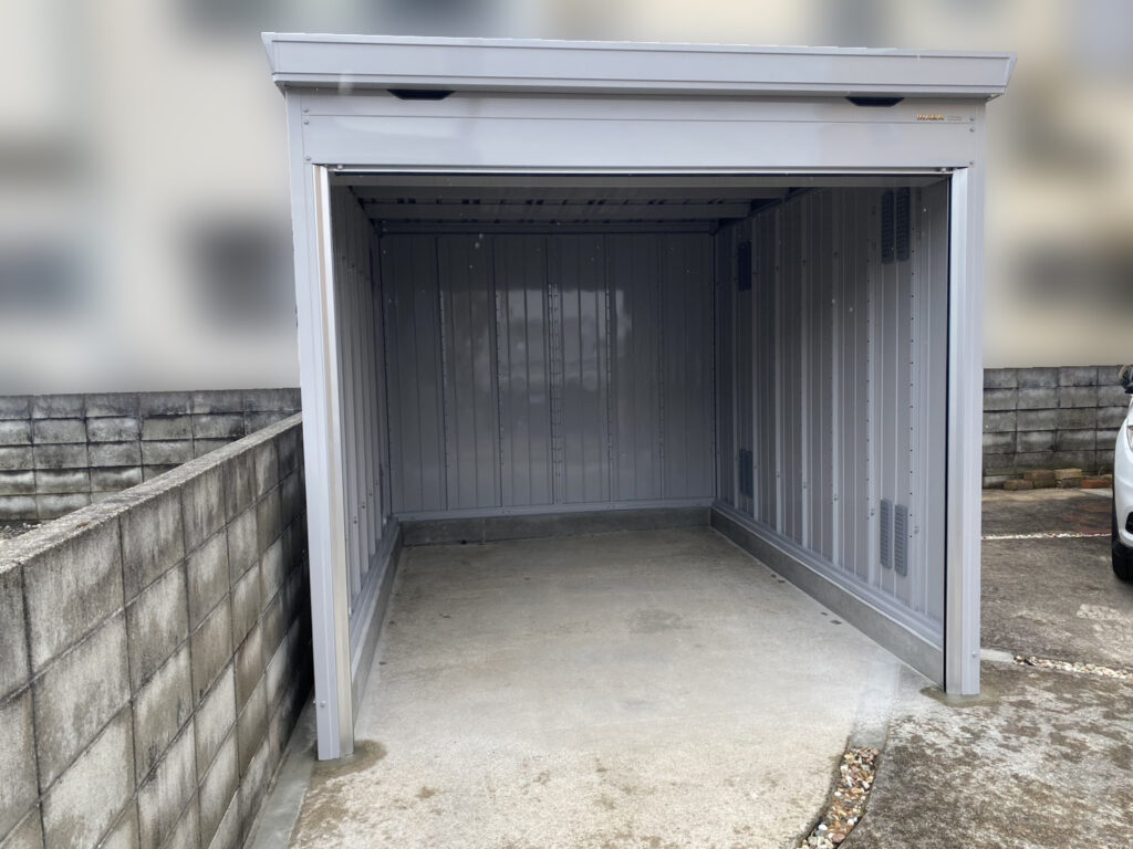 【香川町Ｖ様邸】バイクガレージ工事㊗完工｜間口広々！ハイルーフタイプの格好良いバイク保管庫完成✨ (株)カインズガーデン