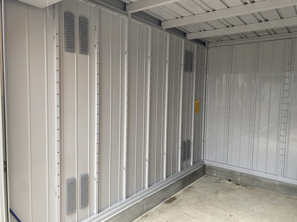 【香川町Ｖ様邸】バイクガレージ工事㊗完工｜間口広々！ハイルーフタイプの格好良いバイク保管庫完成✨ (株)カインズガーデン