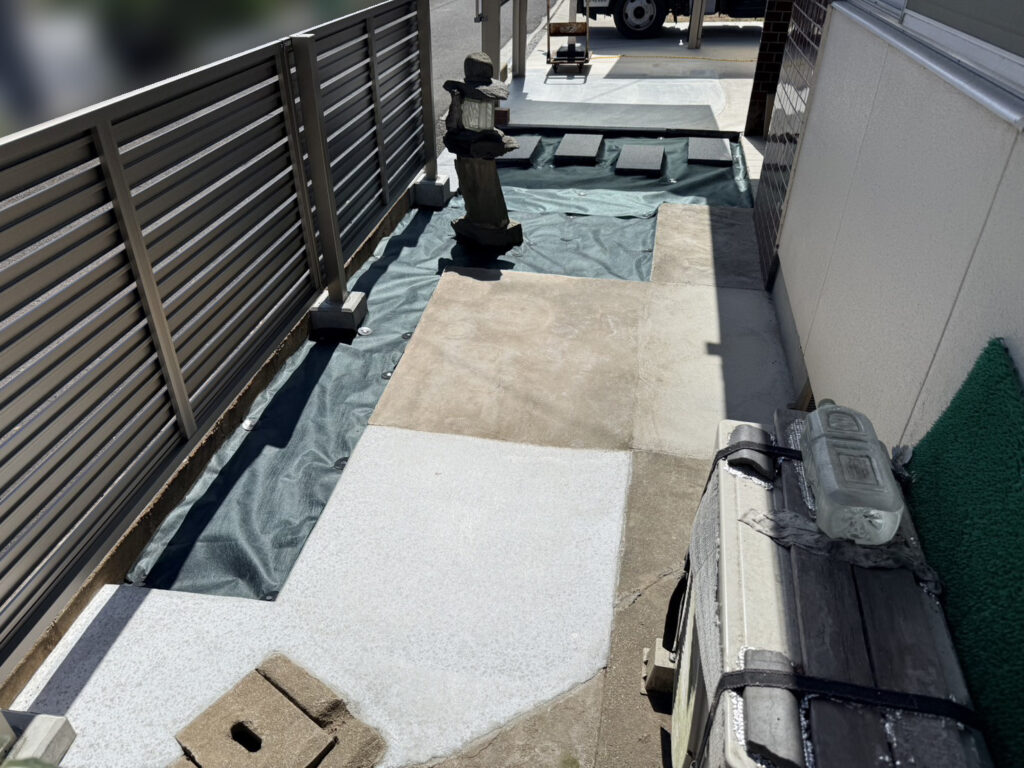 【高松市Ｋ様邸】庭仕舞い工事㊗完工｜生垣や花壇撤去し雑草対策＆和テイストの玄関周りもスッキリ完了 (株)カインズガーデン