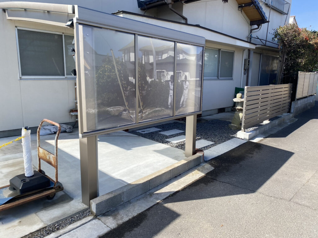 【高松市Ｋ様邸】庭仕舞い工事㊗完工｜生垣や花壇撤去し雑草対策＆和テイストの玄関周りもスッキリ完了 (株)カインズガーデン