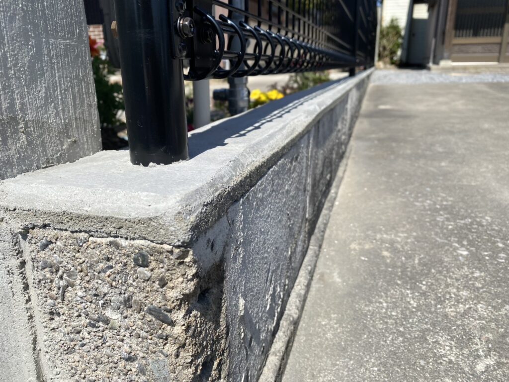 【香川町Ｈ様邸二期】ブロックフェンス工事㊗完工｜軽量メッシュフェンスで安心✨境界面スッキリ完成 (株)カインズガーデン