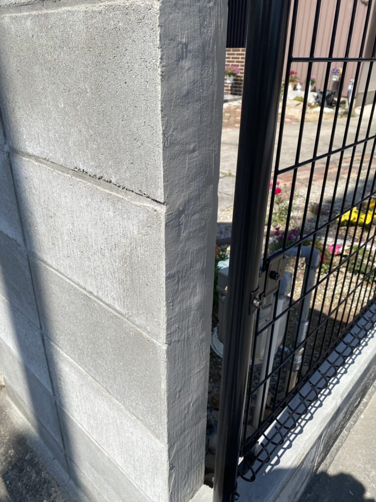 【香川町Ｈ様邸二期】ブロックフェンス工事㊗完工｜軽量メッシュフェンスで安心✨境界面スッキリ完成 (株)カインズガーデン