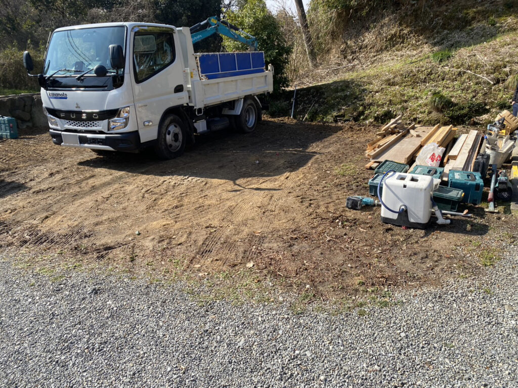 【三豊市Ｏ様邸】庭仕舞い＆ドッグラン工事｜生垣や庭木庭石撤去完了しスッキリ✨ブロックベースも打設 (株)カインズガーデン
