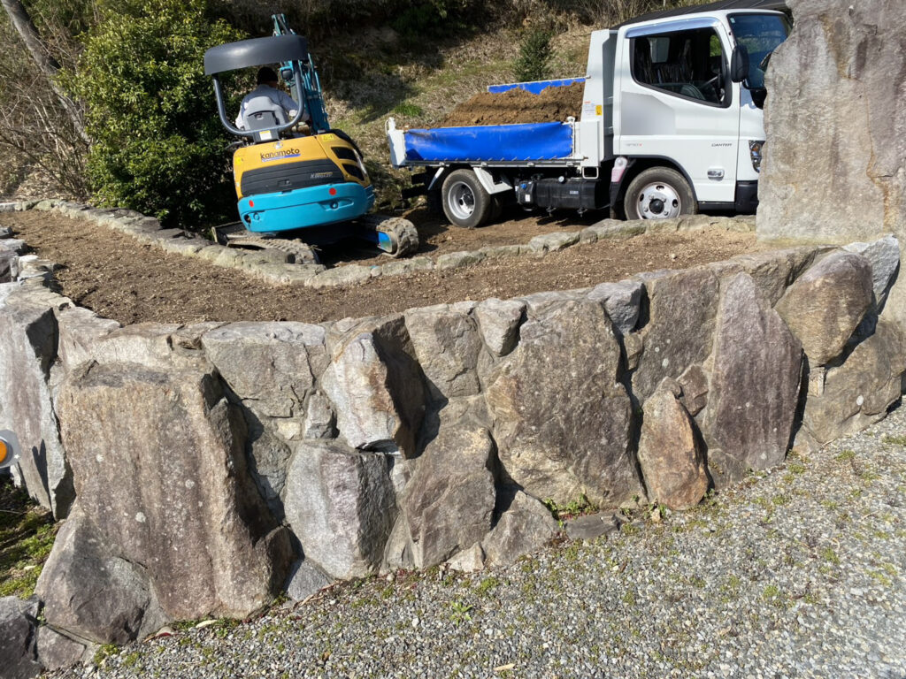 【三豊市Ｏ様邸】庭仕舞い＆ドッグラン工事｜生垣や庭木庭石撤去完了しスッキリ✨ブロックベースも打設 (株)カインズガーデン