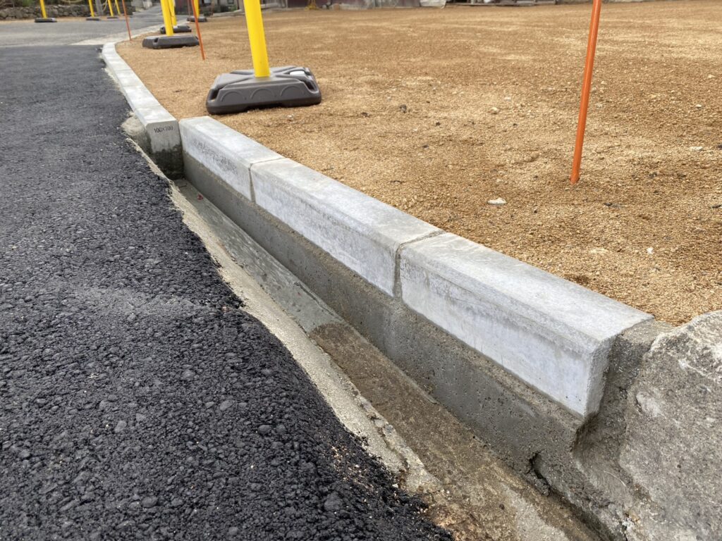 【まんのう町Ｍ様邸】地先境界ブロック＆整地工事㊗着完工｜境界ハッキリ安心✨井戸じまいも綺麗に完了 (株)カインズガーデン