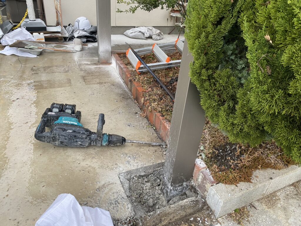 【高松市Ｋ様邸】庭仕舞い工事｜生垣や庭木の伐根・花壇や玄関アプローチをスッキリ撤去します！ (株)カインズガーデン