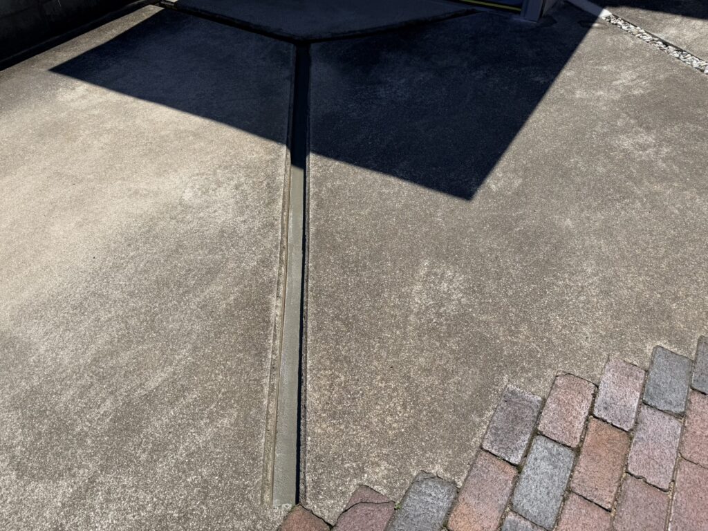 【香川町Ｖ様邸】バイクガレージ工事㊗完工｜間口広々！ハイルーフタイプの格好良いバイク保管庫完成✨ (株)カインズガーデン