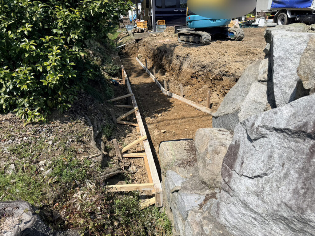 【三豊市Ｏ様邸】庭仕舞い＆ドッグラン工事｜生垣や庭木庭石撤去完了しスッキリ✨ブロックベースも打設 (株)カインズガーデン