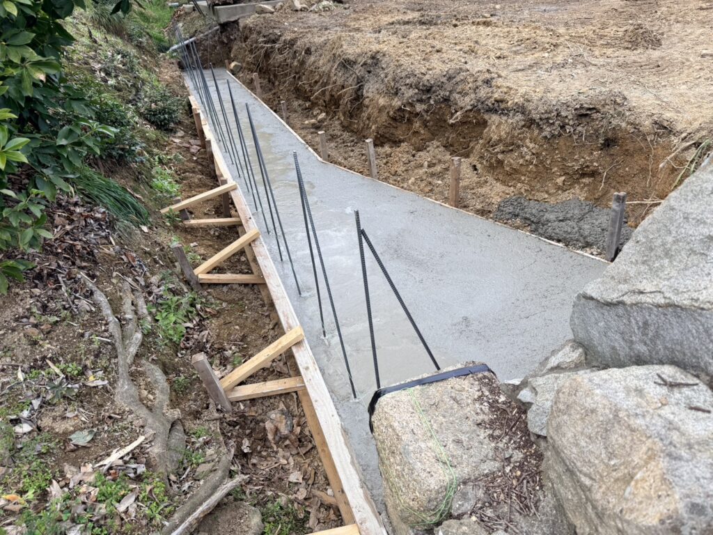 【三豊市Ｏ様邸】庭仕舞い＆ドッグラン工事｜生垣や庭木庭石撤去完了しスッキリ✨ブロックベースも打設 (株)カインズガーデン