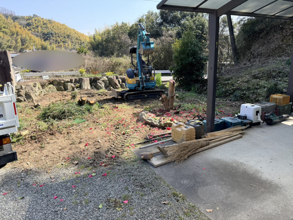 【三豊市Ｏ様邸】庭仕舞い＆ドッグラン工事｜生垣や庭木庭石撤去完了しスッキリ✨ブロックベースも打設 (株)カインズガーデン