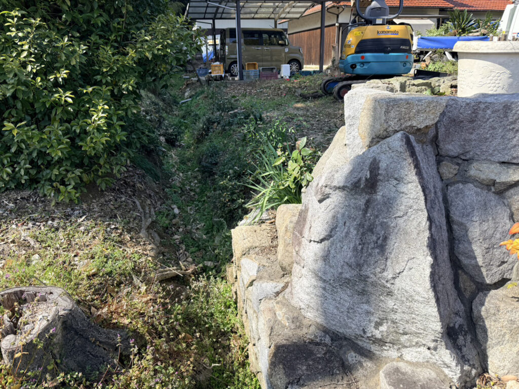 【三豊市Ｏ様邸】庭仕舞い＆ドッグラン工事｜生垣や庭木庭石撤去完了しスッキリ✨ブロックベースも打設 (株)カインズガーデン