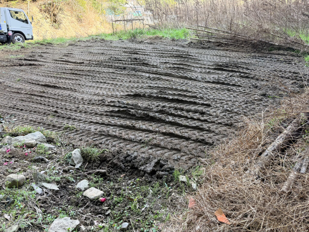 【三豊市Ｏ様邸】庭仕舞い＆ドッグラン工事｜生垣や庭木庭石撤去完了しスッキリ✨ブロックベースも打設 (株)カインズガーデン