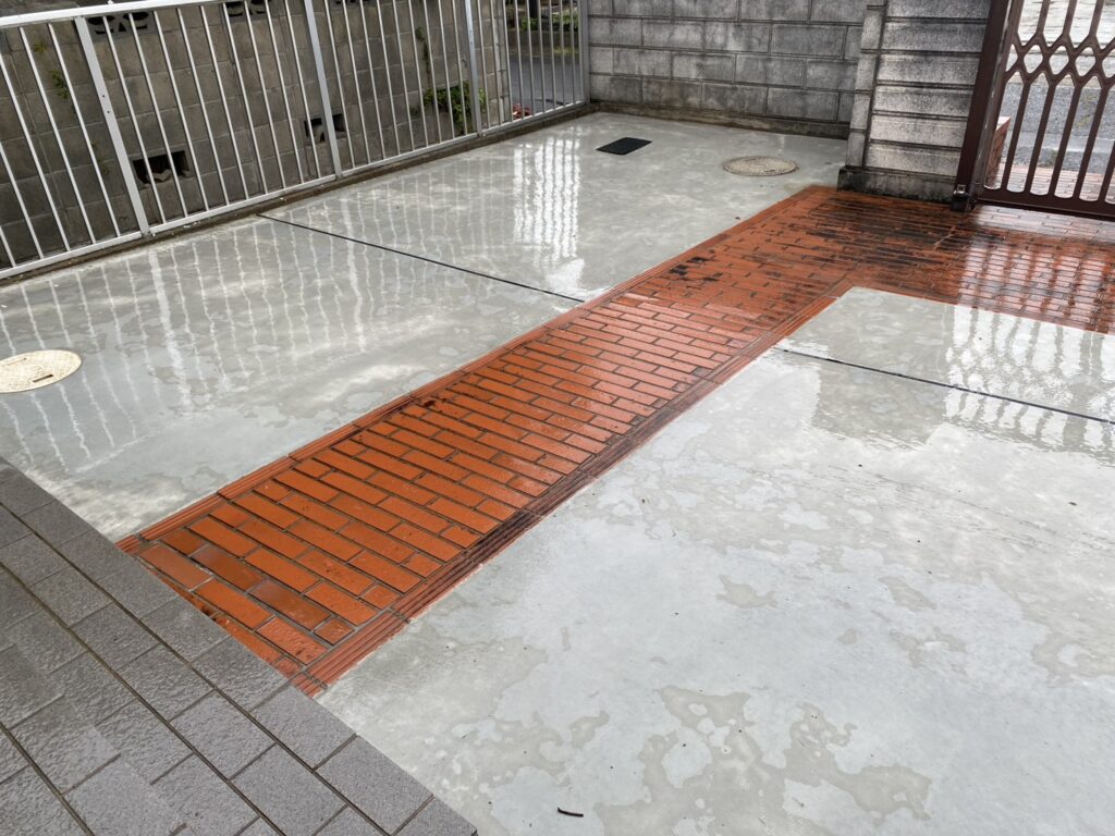 【高松市ＫＵ様邸】雑草対策＆庭仕舞い工事㊗完工｜お庭はコンクリート、裏庭は防草シートと砂利仕上げ (株)カインズガーデン