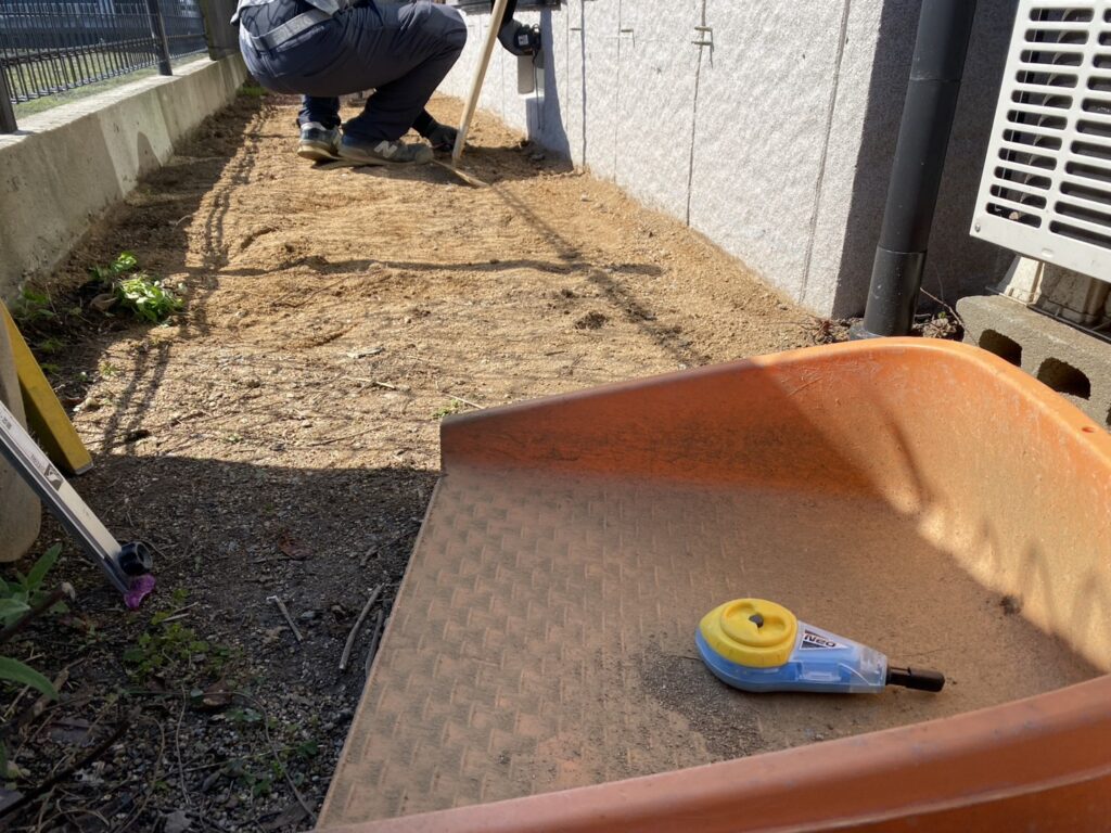 【三豊市Ａ様邸】サンルーム設置工事再開｜先にコンクリートを打設し、サンルーム設置は来週からです (株)カインズガーデン