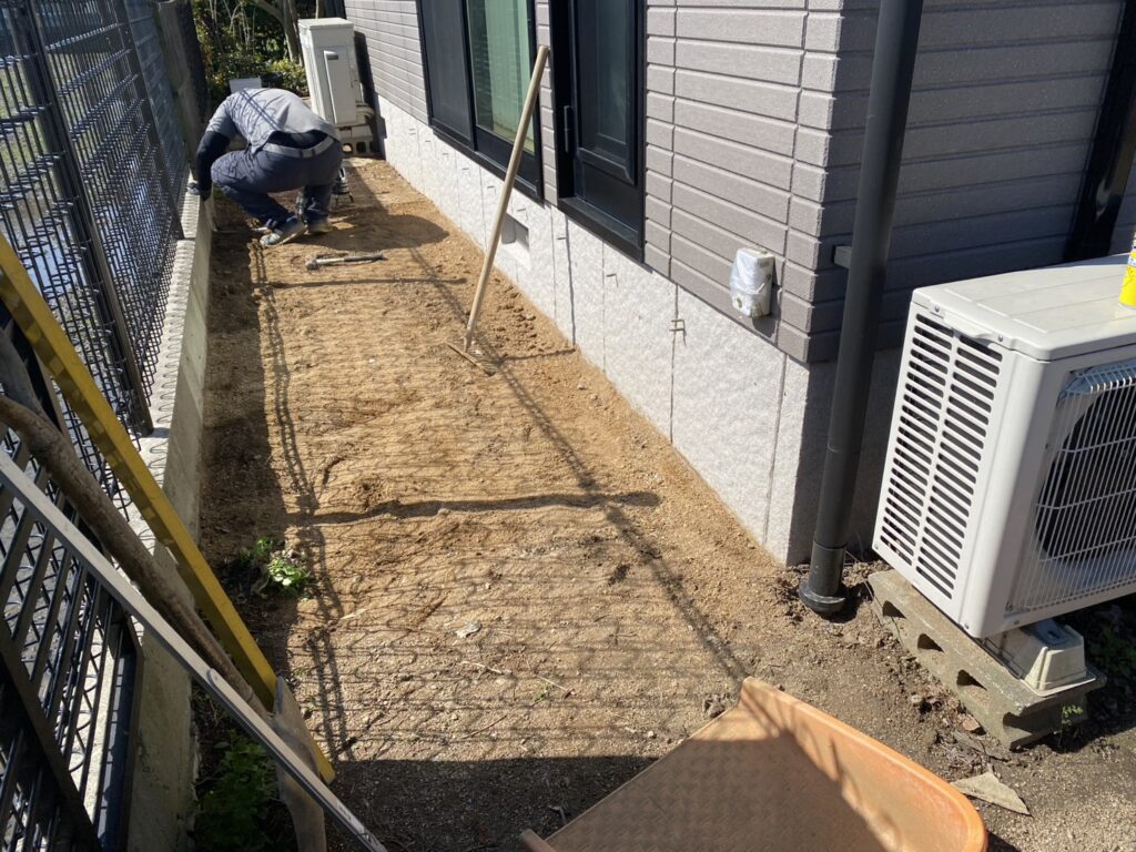 【三豊市Ａ様邸】サンルーム設置工事再開｜先にコンクリートを打設し、サンルーム設置は来週からです (株)カインズガーデン