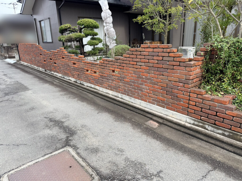 【三豊市Ｉ様邸】目隠しフェンス工事㊗完工｜プライバシーが守られて安心✨スッキリ目隠し完成しました (株)カインズガーデン