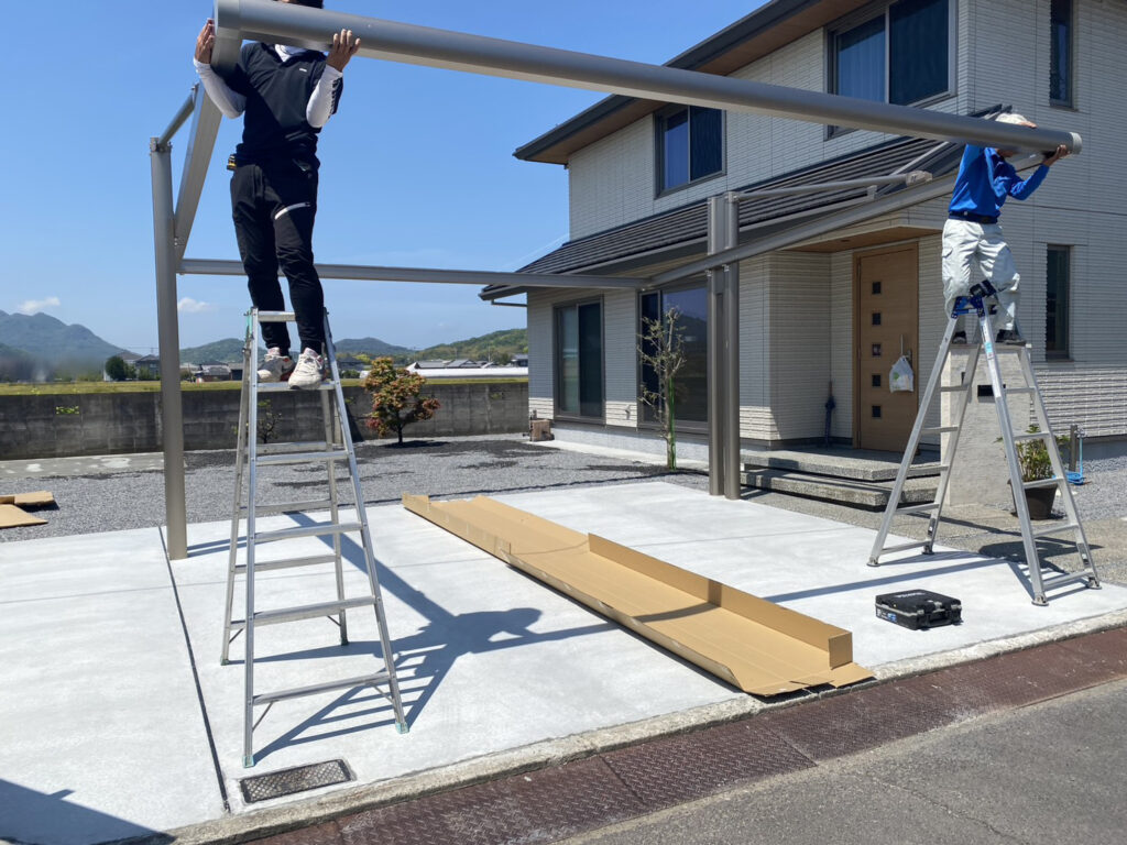 【多度津町Ｔ様邸】雑草対策＆駐車場工事｜お庭やお家ぐるりの裏庭、防草シートと砂利で雑草対策完了 (株)カインズガーデン