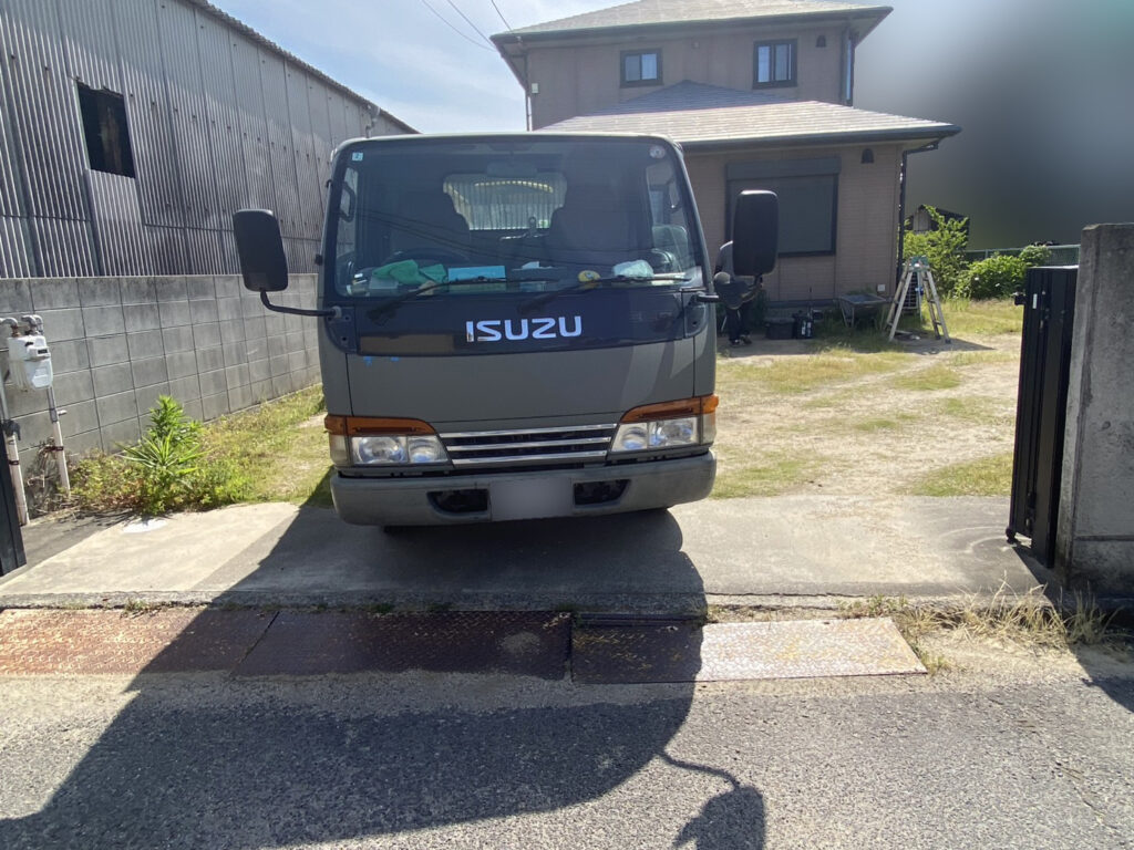 【坂出市Ｏ様邸】庭仕舞い工事着工⛑｜既存の手づくり納屋やテラス屋根撤去，水仙植え替えからスタート (株)カインズガーデン