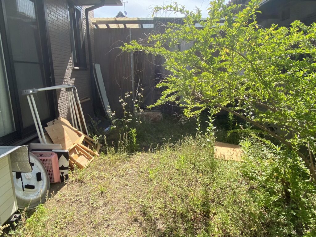 【坂出市Ｏ様邸】庭仕舞い工事着工⛑｜既存の手づくり納屋やテラス屋根撤去，水仙植え替えからスタート (株)カインズガーデン