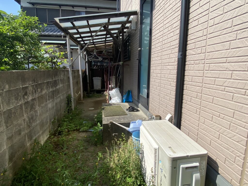 【坂出市Ｏ様邸】庭仕舞い工事着工⛑｜既存の手づくり納屋やテラス屋根撤去，水仙植え替えからスタート (株)カインズガーデン