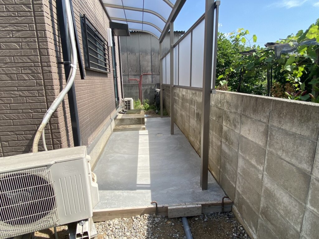 【坂出市Ｏ様邸】庭仕舞い工事｜お庭全面のコンクリート打設，広くて停めやすい駐車場になっていきます (株)カインズガーデン