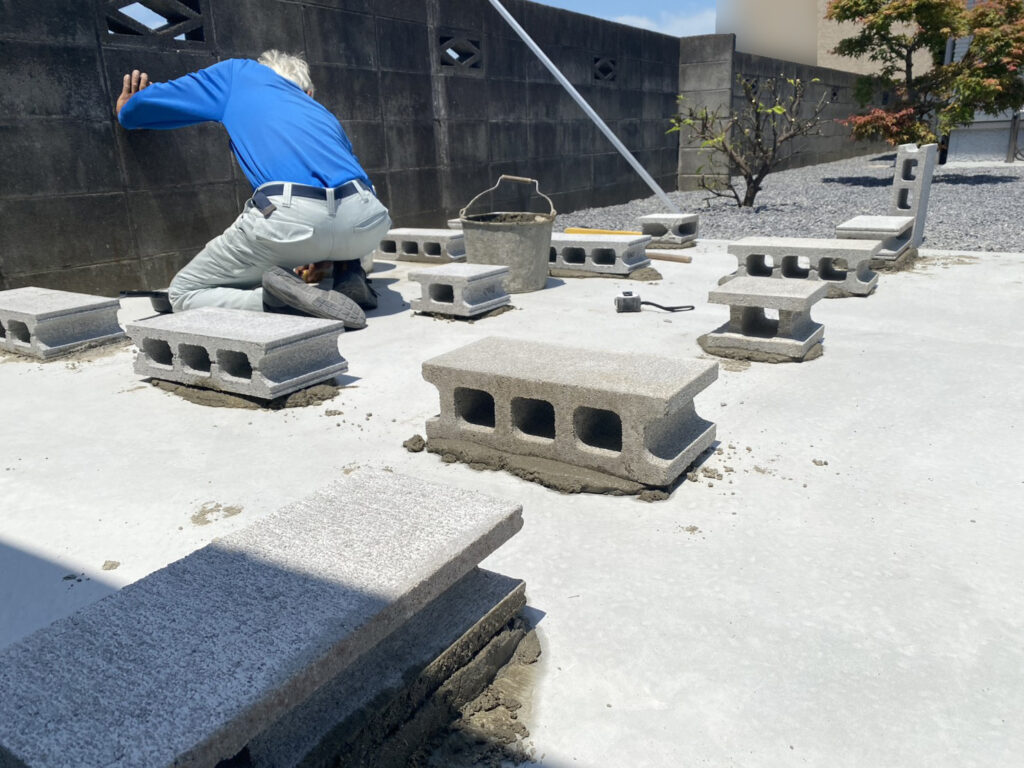 【多度津町Ｔ様邸】雑草対策＆駐車場工事㊗完工｜全面雑草対策完了！スタイリッシュな広々駐車場完成✨ (株)カインズガーデン