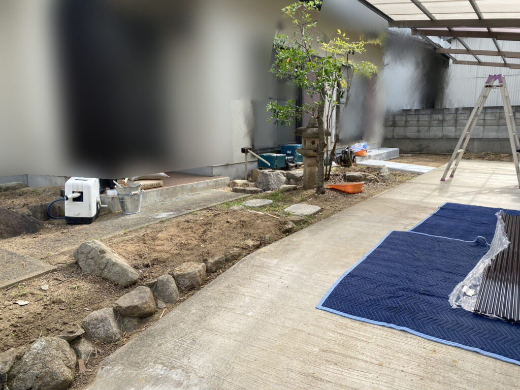 【綾川町Ｋ様邸】雑草対策＆庭仕舞い工事｜コンクリートステップ延長完了✨鋤取り整地も進んでいます (株)カインズガーデン